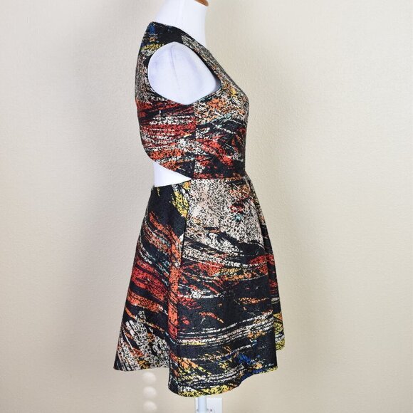 Hunter Bell Stevie Printed Cutout Shimmer Dress - 0 - Picture 6 of 10